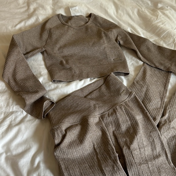 Lilias Active Taupe Set Small - Picture 3 of 3